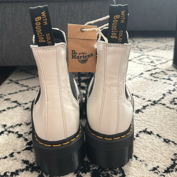 Dr. Martens 2976 Smooth Leather Platform Chelsea Boots NWT White Size 8 - Picture 13 of 16